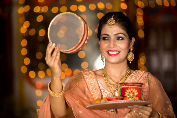 Karwa Chauth 2024: पहली बार रख रही हैं करवा चौथ का व्रत तो इन बातों का रखें ध्यान, भूलकर भी न करें गलतियां